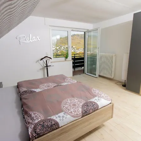 T. Muellers | Nr. 2 Daire Kövenig