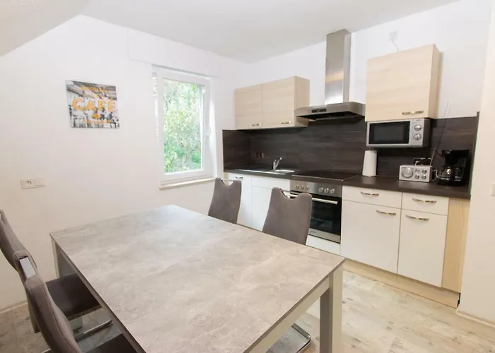 T. Muellers | Nr. 2 アパート *